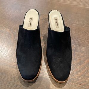 Paul Green black mules, like new condition.Size 5 European. Probably a size 7US.